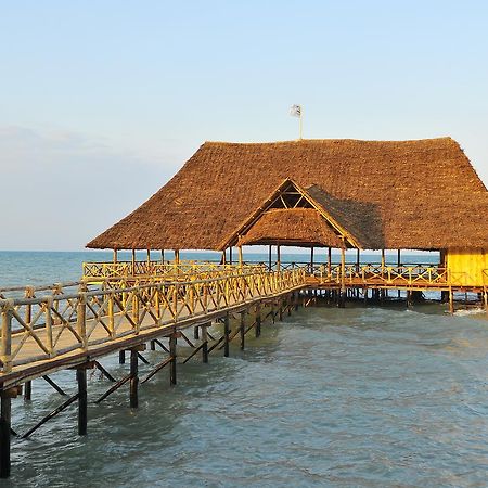 Giraffe Ocean View Hotel Daressalam Exterior foto