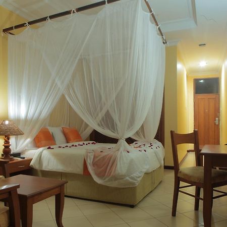 Giraffe Ocean View Hotel Daressalam Exterior foto
