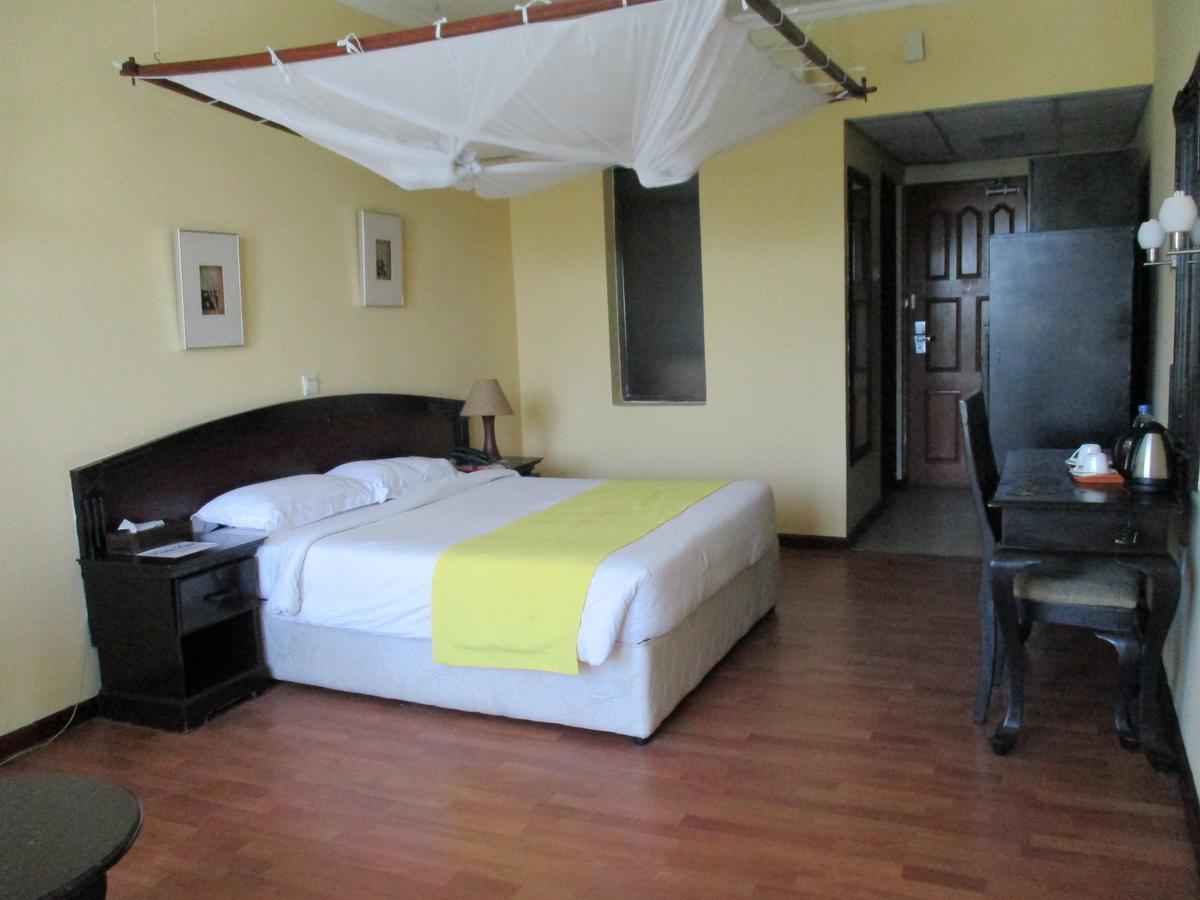 Giraffe Ocean View Hotel Daressalam Exterior foto