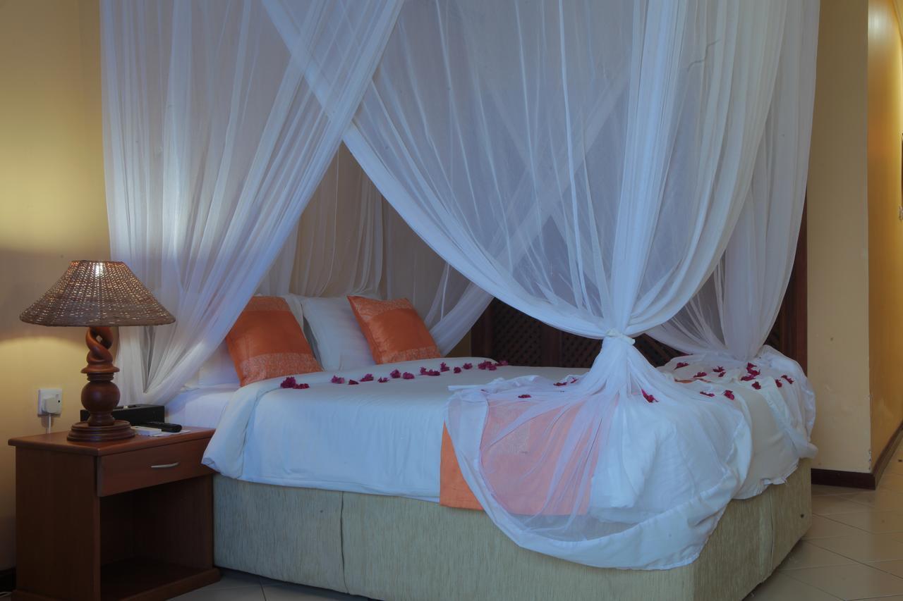 Giraffe Ocean View Hotel Daressalam Exterior foto