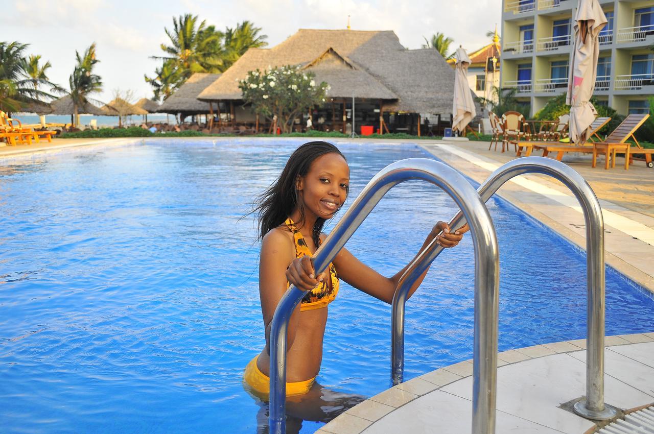 Giraffe Ocean View Hotel Daressalam Exterior foto