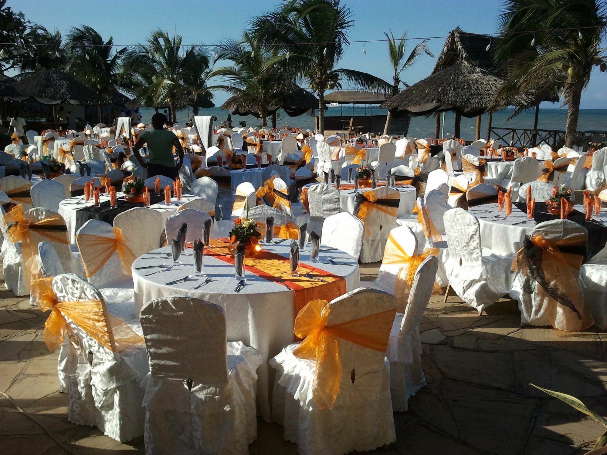 Giraffe Ocean View Hotel Daressalam Exterior foto